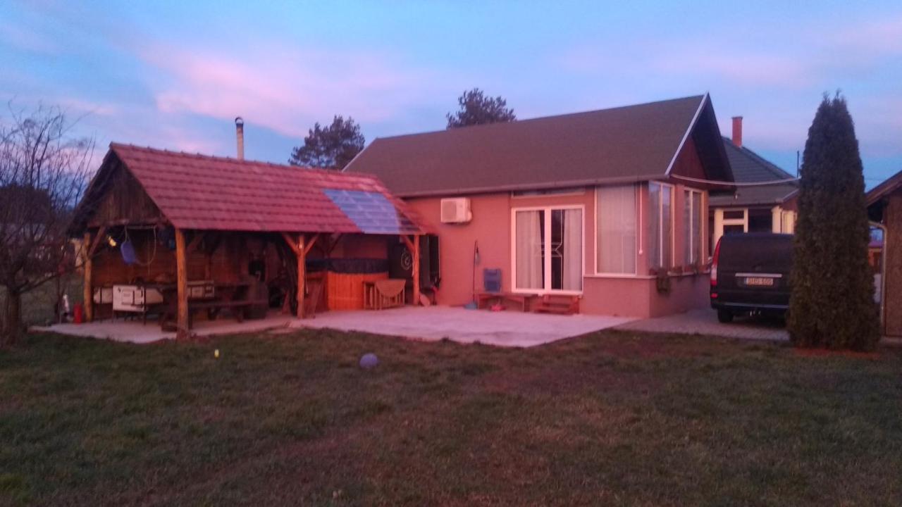 Novákporta vendégház Lakhegy Exterior foto