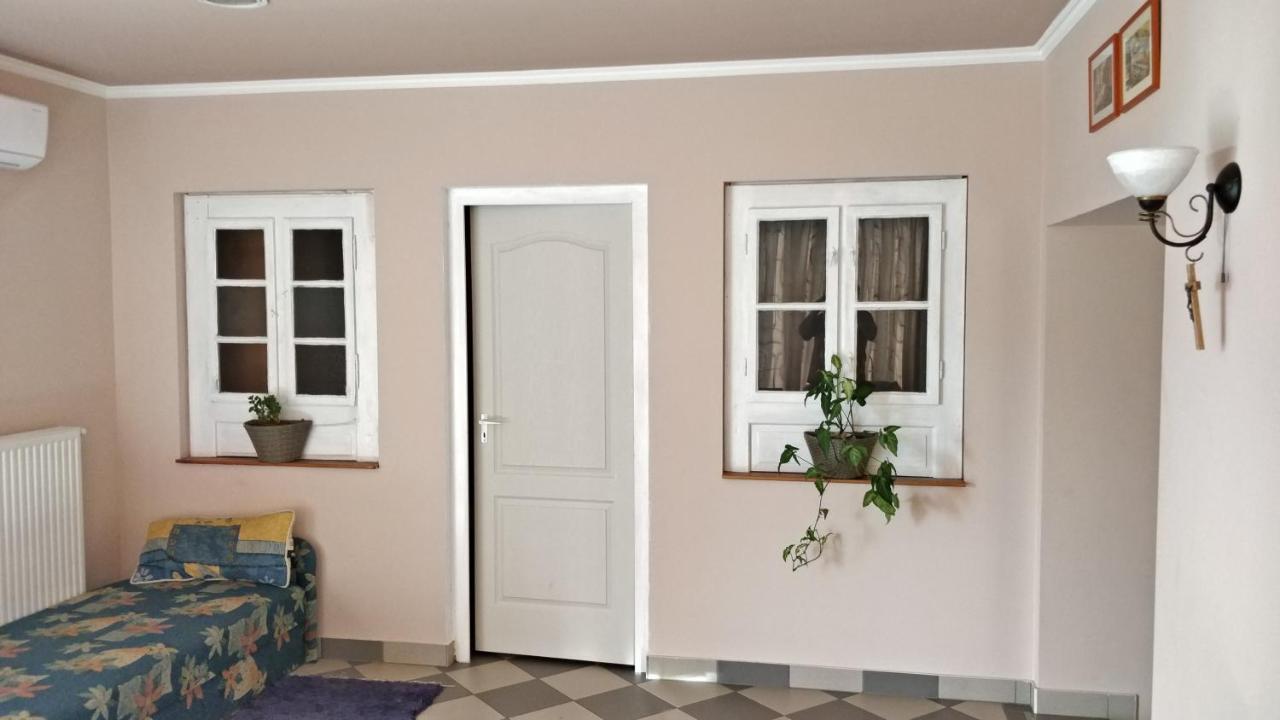 Novákporta vendégház Lakhegy Exterior foto